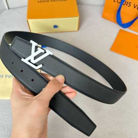 特 寬度：35Mm Lv S-Lock系列 精緻的字母搭扣 搭配驢家法國原廠荔枝紋皮料 手感超好 雙面用 - 点击图像关闭