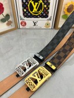 品名：Lv..路易..威登自动带 材质：原单牛皮腰带 百分百头层牛皮腰带保证真皮，24K纯钢扣，专柜原单品质、做工精细，时尚大牌，送人自用首选 包装： 请认准如