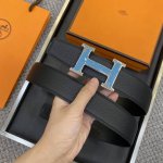 特 爱马仕[正] HermēS Boxtogo小牛皮双面腰带，精品钢扣 腰带扣。38毫米