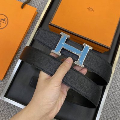 特 爱马仕[正] HermēS Boxtogo小牛皮双面腰带，精品钢扣 腰带扣。38毫米