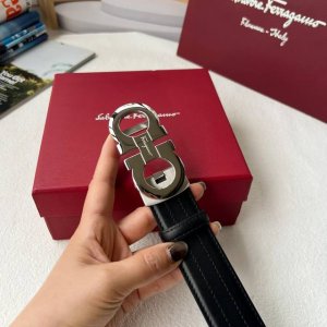 特 品牌： 菲拉格慕 新款进口小牛皮，手感细腻柔软。搭配纯钢自动精品钢扣，男士必备！宽度：3.5Cm