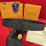 Louls Vuitton 路易威登 男士腰带 带身采用进口牛皮压格子 搭配