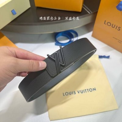 特 寬度：40Mm Lv Ide Truck L Oeii雙面腰帶 驢家 海外原單代特供 面為進口小牛皮荔枝紋襯托原廠配色柔軟小牛皮底 搭配最新鋼五金搭扣 手感