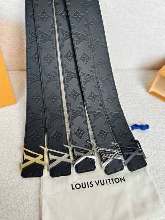 Lv原单新款, 双面小牛皮新款压花设计，搭配精品钢扣。宽度4.0Cm - 点击图像关闭