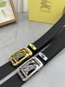 品名：巴宝莉 自动带 材质：原单牛皮腰带 百分百头层牛皮腰带保证真皮，24K纯钢扣，专柜原单品质、做工精细，时尚大牌，送人自用首选 包装： 请认准如图专柜包装赠