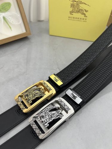 品名：巴宝莉 自动带 材质：原单牛皮腰带 百分百头层牛皮腰带保证真皮，24K纯钢扣，专柜原单品质、做工精细，时尚大牌，送人自用首选 包装： 请认准如图专柜包装赠
