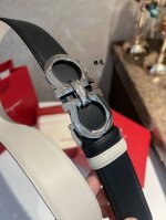 男士质感腰带｜菲拉格慕 彰显气质的单品，精致8字菱形金属扣，每一处细节处理相当到位，触觉上舒适细腻，再配上头层牛皮双面不同纹理带身，搭配服饰绝绝子。3.5Cm