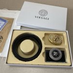 Versace精品款 ☆双扣礼盒套装 含礼盒 专柜有售 范思哲专柜在售正品 此款采用头层牛皮制作 走线油边细致 正品开模 搭配仿铜扣经久耐用、3.8Cm规格 送