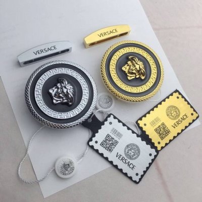 品牌：范思哲.Versace 型号：原单！新款出货，双面用等级：意大利进口百分百头层牛皮，范思哲.Versace，世界著名奢侈品品牌，进口头层牛皮，国外专柜有同