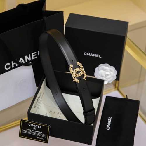chanel 24S Cc 珍珠 水钻 白 与 黑 字母 Logo搭扣 黄铜金属小牛皮腰带 手感柔软 细腻 3.0Cm 码数75- -