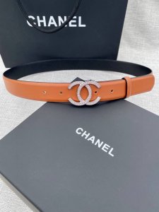 宽度3.0Cm Chanel 香奈儿 女士腰带皮带新款柔软的内衬进口小牛皮搭配精品镶钻钢扣金 银色扣。