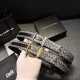 特 ，Dg，宽3.5㎝ Dolce&Gabbana 全新小牛皮腰带，干练摩登配饰，缀以缎纹金色电镀金属细节。小牛皮腰带。缀以缎纹金色电镀金属。滚轴搭扣与单针带扣