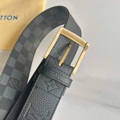 原版包裝 L0Uis Vuitt0N 今季新品 驢家男士原單腰帶 寬度40毫米 定制經典帆布面料內襯小牛皮荔枝紋壓花底 全新開模新型針扣五金。低調百搭款