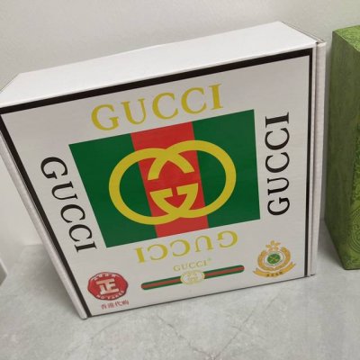 品名：古奇.Gu...Ci 原单 材质：原单牛皮腰带 百分百头层牛皮腰带保证真皮，24K纯钢扣，专柜原单品质、做工精细，时尚大牌，送人自用首选 包装： 请认准如