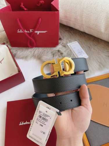 特 Ferragamo.菲拉格慕 全套包装 宽度3.5Cm 高级定制款男士皮带 双面进口牛皮 可双面使用 自行选择搭配 真材实料 很有质感 时尚经典不失风范 搭