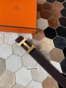 Hermes原单品质经典男款腰带专柜Togo皮搭配精钢焊点扣38毫米，实用与美观兼并。6524280