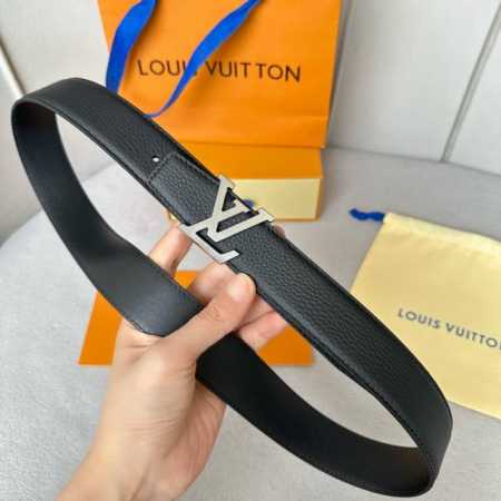 特 寬度：35mm Lv S-Lock系列 寬度3.5cm 精緻的字母搭扣 搭配驢家法國原廠荔枝紋皮料 雙面用 - 点击图像关闭