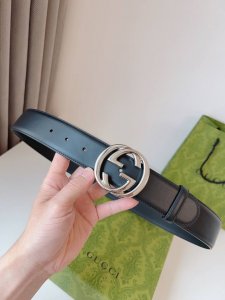 特 P180 Gucci.古驰 全套包装 宽度38Mm 新款圆形互扣式双G搭扣，配饰和成衣单品继续焕新演绎和呈现品牌经典细节。风格简而不失其华；适合各种穿搭风格