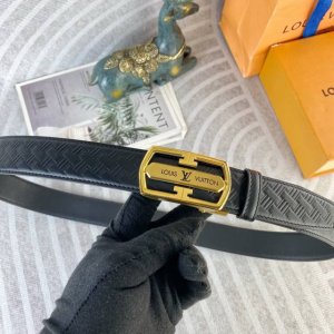 特 Lv 特种皮腰带自动带系列 ，原厂五金精品不锈钢扣，手感柔软舒适 宽3.5Cm。