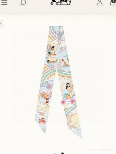 穿荷葉裙的女孩 爱马仕Hermes“ Carres Volants” Twilly小丝巾 Twilly小丝巾 100%桑蚕丝 这款小巧的真丝配饰佩戴方式千变万化