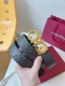 特 菲拉格慕，私人订制平滑自动扣系列原版皮搭配钢扣五金，皮带易穿戴；抽拉式既可调到自己合适的尺寸。宽度35Mm 穿搭属于自己得风格