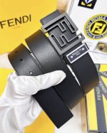 皮带：Fendi.芬迪..顶级原单复刻. 腰带：百分百头层牛皮，保证真皮。双层ff镂空雕刻工艺设计24K纯钢扣材质，永不掉色进口小牛皮正反双面使用商场专