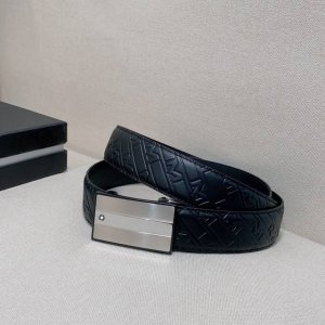 万宝龙男士自动皮带、经典的白色六角星金属自动扣，精致含蓄相当耐看