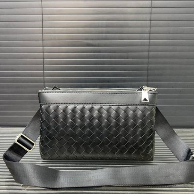 Bottega Veneta 葆蝶家 二合一手工编织男士腰包 单肩包 斜挎包 经典百搭 实物拍摄 原厂原版面料 配送防尘袋 25 X 17 Cm。