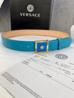 宽度4.0Cm Versaec 饭范思哲 此款时尚平纹腰带由柔软的小牛皮革制成，饰有立体美杜莎搭扣。