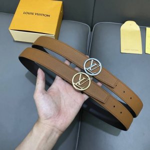 L0Uis Vuitt0N 今 驴家男士原單腰帶 寬度35毫米 腰带采用一面荔枝纹Togo皮一面进口小牛皮底 双八字头尾设计款 搭配新款设计精钢五金 可双面佩戴