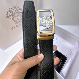 品牌：范思哲新款进口3. 5自动扣双面头层小牛皮，手感细腻柔软。搭配纯钢自动精品钢扣，男士必备！宽度： 3.5Cm自动钢扣头层牛皮皮带