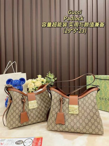 细节图 酷奇新款购物袋Gg图案和条纹织带这两种品牌颇有辨识性的元素融合成经典搭配，Gucci永不过时的经典Gucci Padlock 简约百搭，经典款式不容易过