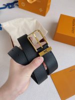 特 Louls Vuitton路易威登男士腰带 带身采用进口牛皮荔枝纹 搭配针式扣 宽3.5Cm