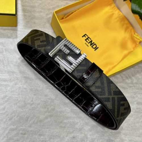 Fendi 芬迪 专柜同款 宽4.0Cm 双环正反用腰带 Ff按钉搭扣 棕色Cuoio Romano皮革材质 反面面料带有烟草黄和黑色Ff图案 四方金属饰面 时