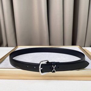 特 Gucci、马衔扣腰带，女士净面牛皮，3Cm