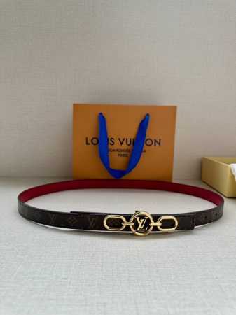 2.0宽 本款 Lv Iconic 双面腰带新款 搭配标志性 Iconic 搭扣，无论展现 Monogram Reverse 帆布或素雅牛皮革，均可为挚爱造型注 - 点击图像关闭
