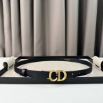 特 。Dior 24早春新款 C D搭扣黄铜腰带扣，小牛皮腰带 经典永存 2.0Cm