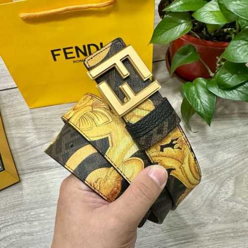 Fendi 芬迪 专柜同款 宽4.0Cm 双环正反用腰带 Ff按钉搭扣 黑色Cuoio Romano皮革材质 反面面料带有烟草黄和黑色Ff图案 四方金属饰面 时