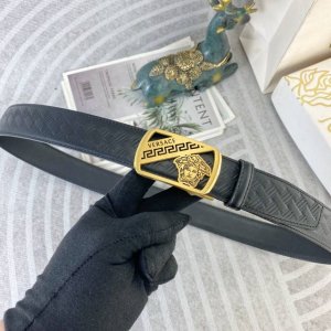 范思哲 特种皮腰带自动带系列 ，原厂五金精品不锈钢扣，手感柔软舒适 宽3.5Cm。