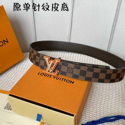 特 寬：40Mm 驢家新品 寬度40Mm 驢家ss24早春新品腰帶系列 意大利原廠皮料 扣頭採用雙拼視覺效果工藝 全方位精打細磨 精密度厚金電鍍 雙面用