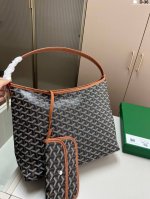 戈雅 新品Hobo腋下包 完美1:1定制从头到尾全部都是客订哦！Hobo太适合通勤啦！ D-36尺寸43×26配盒
