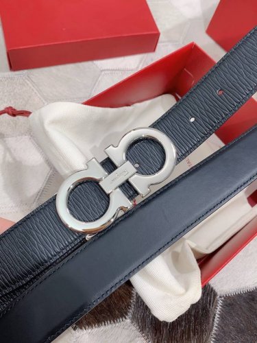特 Salvatore Ferragamo菲拉格慕 3.5Cm高级定制款男士皮带 自行选择搭配 双面头层牛皮，真材实料 很有质感 时尚经典不失风范 可自行裁剪
