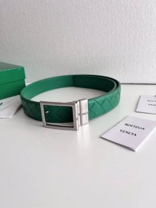 特 Bv 新款男士编织腰带 双面用 纯手工intreccio大格子编织 双面意大利小牛皮搭配复古银色可旋转方形扣 正面有标识 宽度35Mm 颜色: Bv绿 Bv