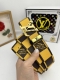 品名：Lv..路易..威登原单 材质：原单牛皮腰带 百分百头层牛皮腰带保证真皮，24K纯钢扣，专柜原单品质、做工精细，时尚大牌，送人自用首选 包装： 请认准如图