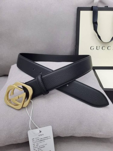 配全套包装盒 Gucci 古驰专柜同步原单正品腰带，4.0Cm 进口原厂头层牛皮，非市场普通荔枝纹，正品菱形五金