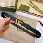 Gucci 古奇官网春夏新款，正品规格 2.0Cm进口皮底小牛皮细腰带搭配精品铜扣，时尚百搭