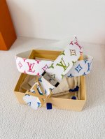 品名： Lv..路易..威登腰带皮带原单 型号：挂扣，经典纯钢材质挂扣，头层牛皮，图片实物拍摄 材料：头层牛皮，挂扣系列，纯钢材质扣头，钯镀电镀工艺永不掉色。原