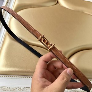 特 爱 马 仕 女装专柜在售爆款 感谢客户反馈实拍图，顶级货 自己看细节 1.3Cm都有货 码数齐