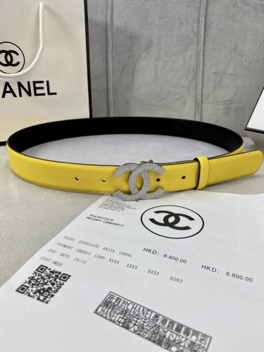 宽度3.0Cm Chanel 香奈儿 经典款平纹 两面牛皮搭配 金 银 色镶钻钢扣。