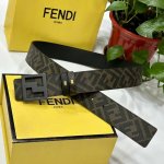 特 Fendi芬迪专柜同款 宽4.0Cm 双环正反用腰带 Ff按钉搭扣 黑色Cuoio Romano皮革材质 反面面料带有烟草黄和黑色Ff图案 四方金属饰面 时